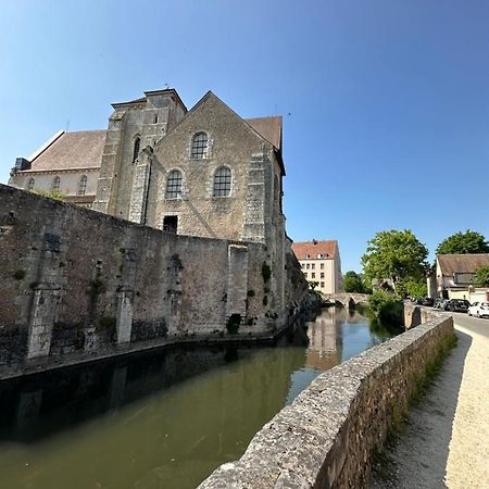 Appartement Bords De L'Eure Charmant Studio Σαρτρ Εξωτερικό φωτογραφία