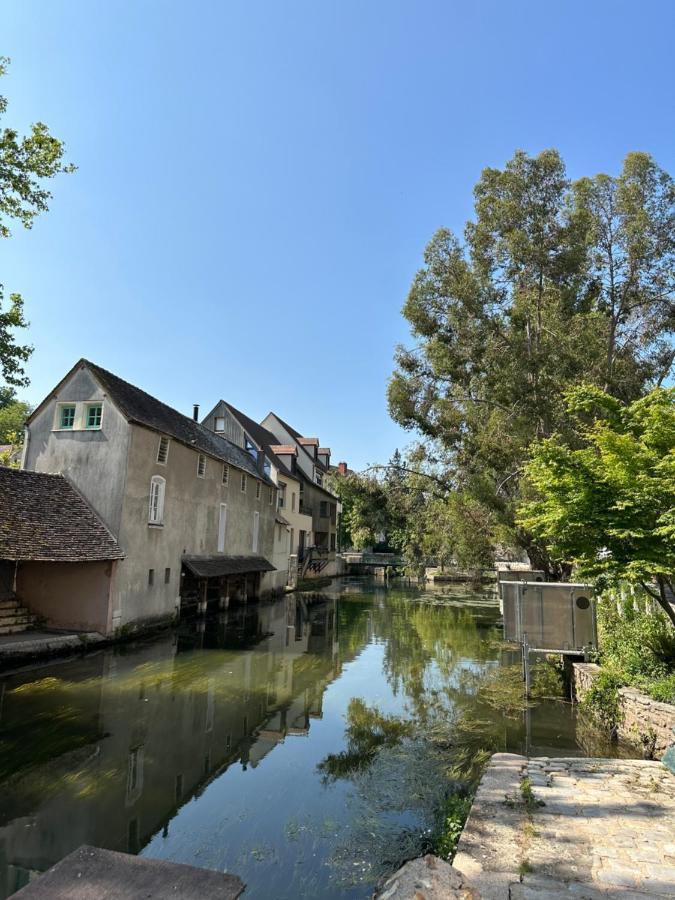 Appartement Bords De L'Eure Charmant Studio Σαρτρ Εξωτερικό φωτογραφία