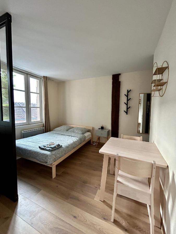 Appartement Bords De L'Eure Charmant Studio Σαρτρ Εξωτερικό φωτογραφία